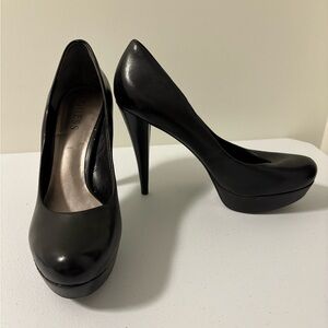 Guess Elegant Black Platform Heels